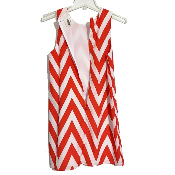 Everly Chevron Mini Shift Dress - Picture 3 of 7